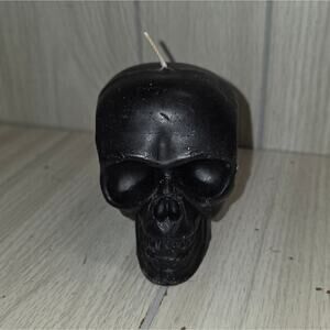 Black Skull All Natural Bees Wax Candle Burns For 40 Hours Halloween Spooky